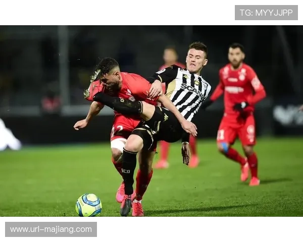 斯特拉斯堡迎战里昂，主队主场强势挑战联赛次席